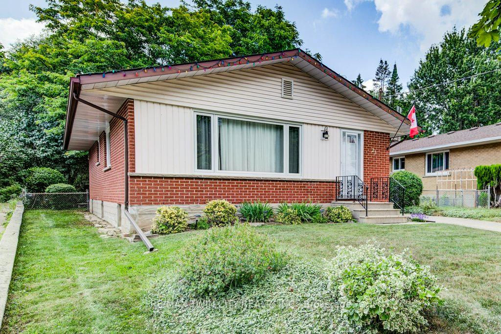 Photo 3 of 21 Ruskview Road, Kitchener — HOMEH