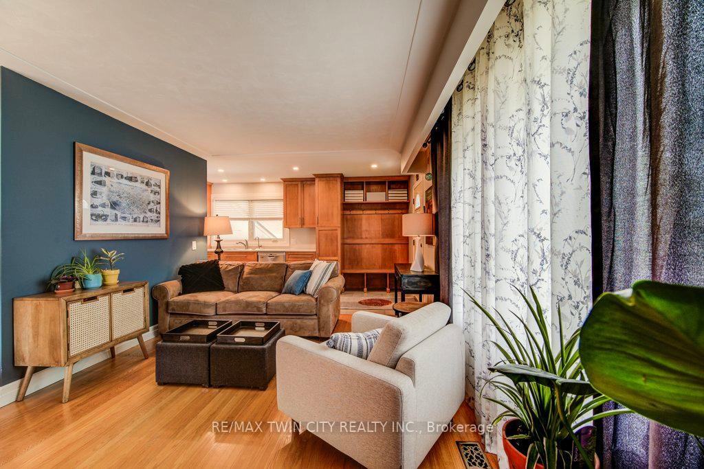 Photo 10 of 21 Ruskview Road, Kitchener — HOMEH
