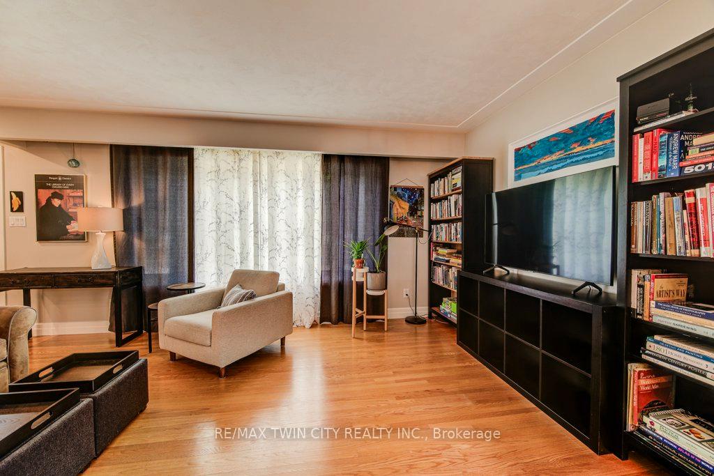Photo 12 of 21 Ruskview Road, Kitchener — HOMEH