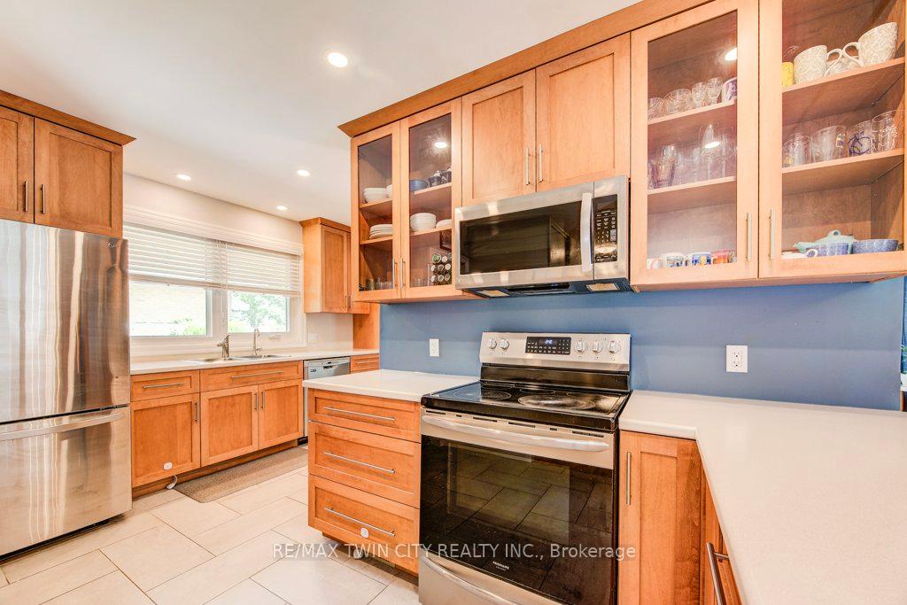 Photo 16 of 21 Ruskview Road, Kitchener — HOMEH