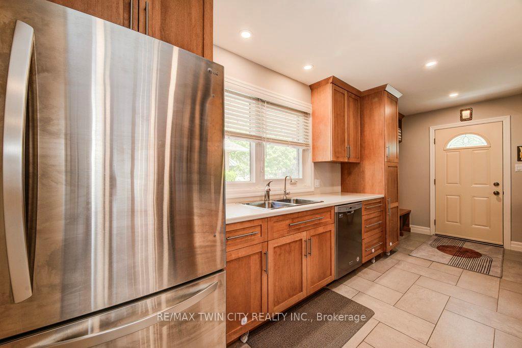 Photo 19 of 21 Ruskview Road, Kitchener — HOMEH