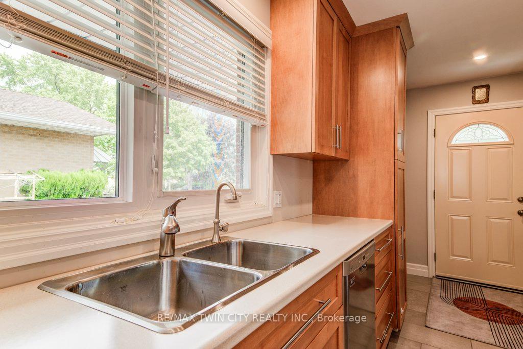 Photo 20 of 21 Ruskview Road, Kitchener — HOMEH