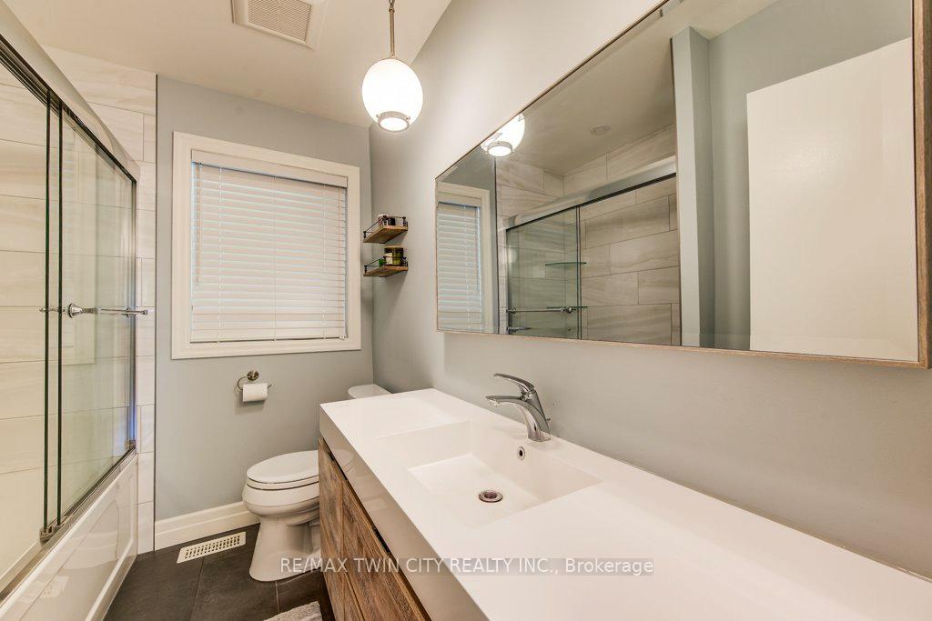 Photo 24 of 21 Ruskview Road, Kitchener — HOMEH