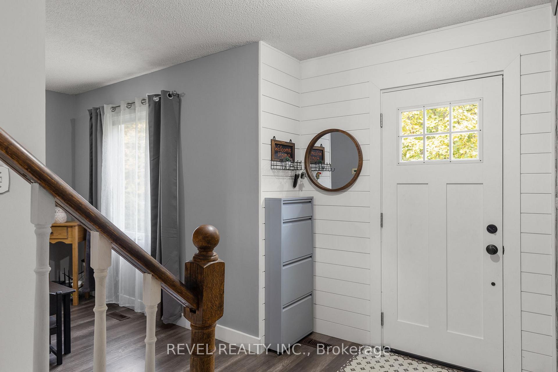 Photo 5 of 1001 Vance Crescent, Innisfil, Alcona — HOMEH