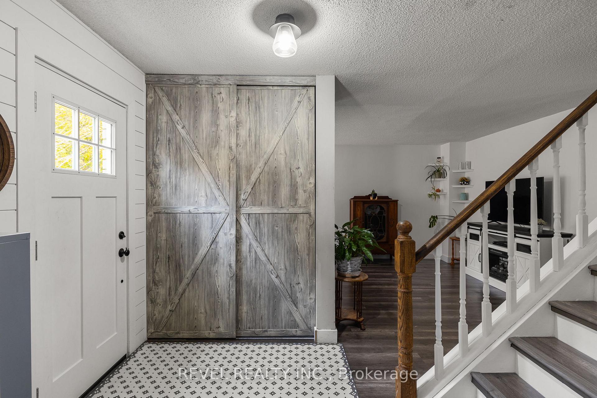 Photo 6 of 1001 Vance Crescent, Innisfil, Alcona — HOMEH