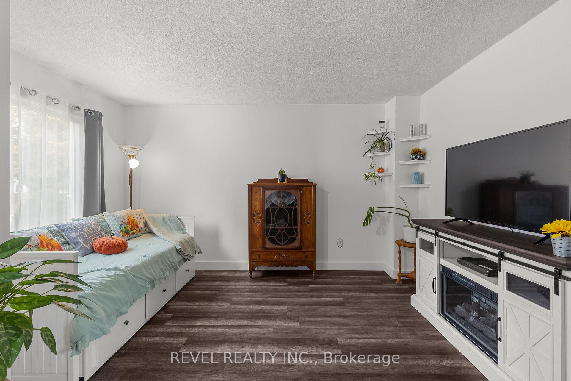 Photo 9 of 1001 Vance Crescent, Innisfil, Alcona — HOMEH