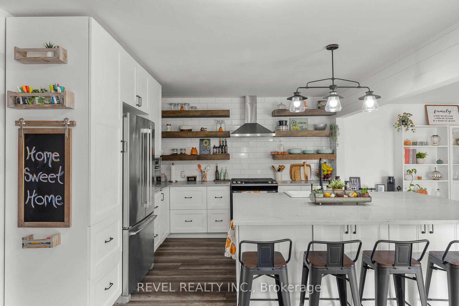 Photo 15 of 1001 Vance Crescent, Innisfil, Alcona — HOMEH