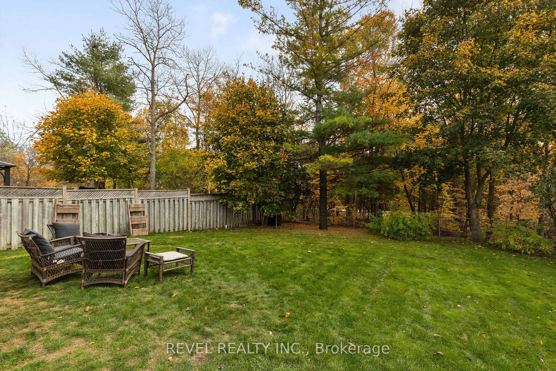 Photo 33 of 1001 Vance Crescent, Innisfil, Alcona — HOMEH