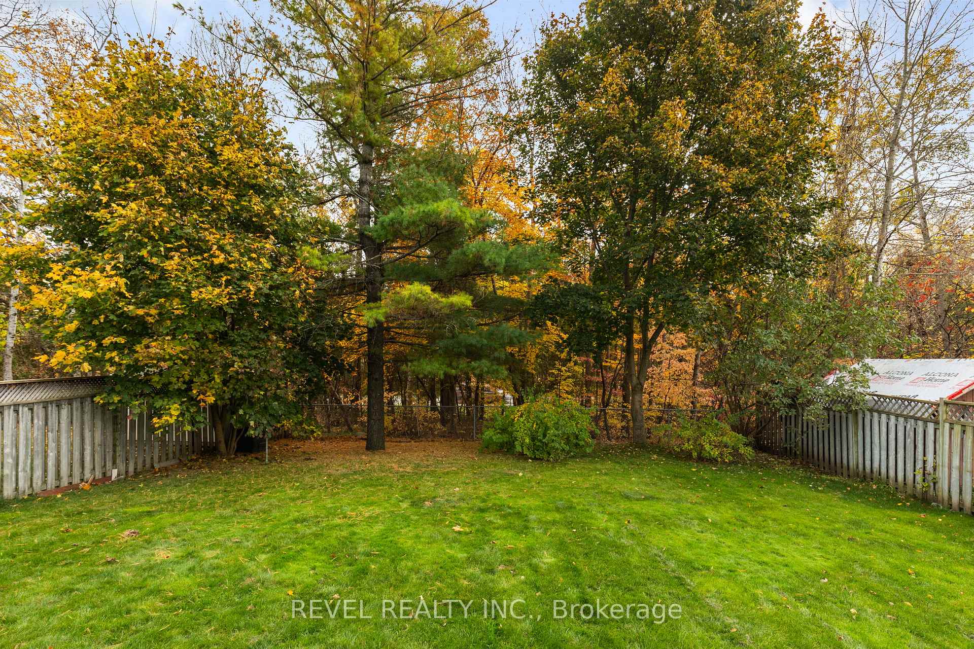 Photo 34 of 1001 Vance Crescent, Innisfil, Alcona — HOMEH