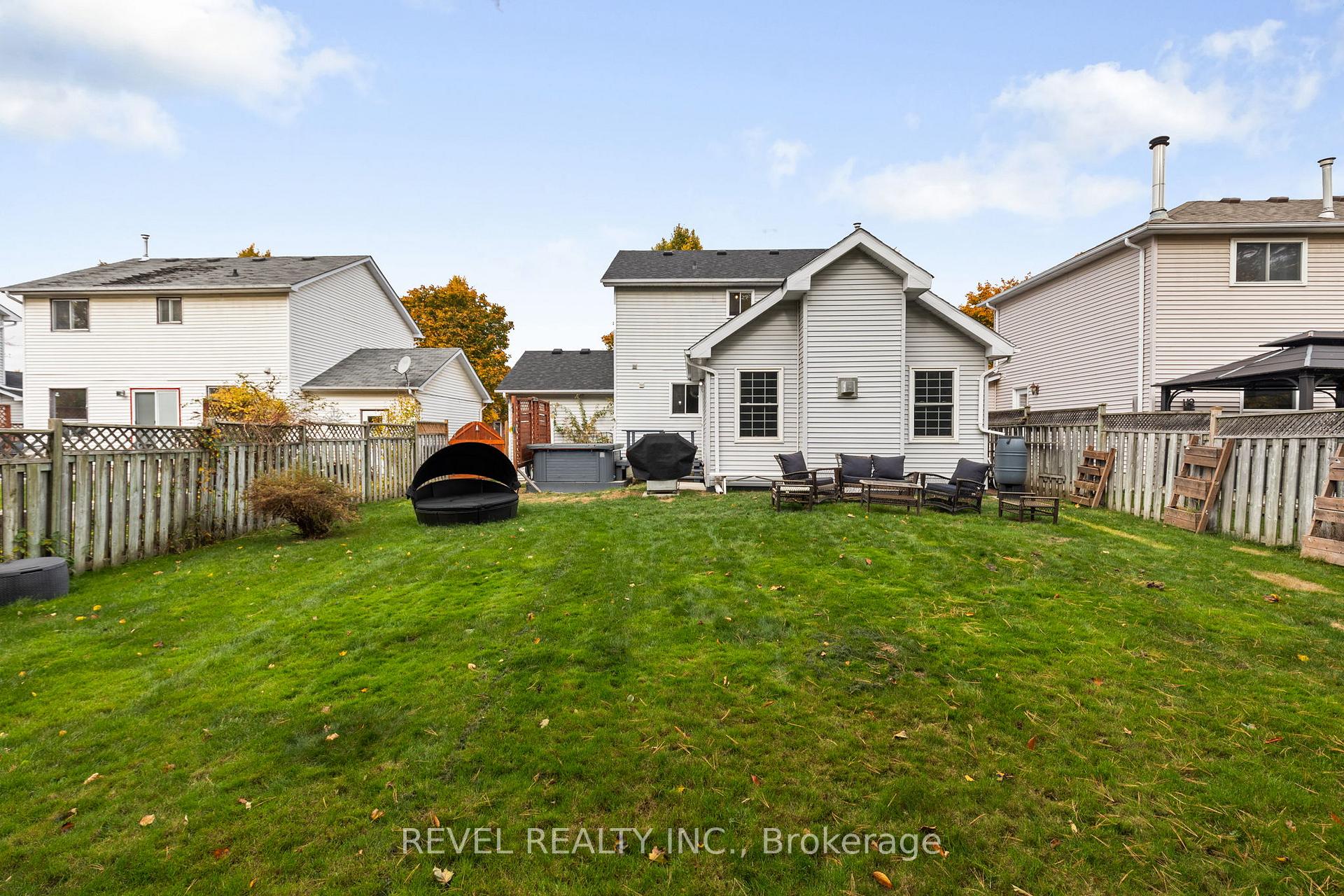 Photo 38 of 1001 Vance Crescent, Innisfil, Alcona — HOMEH