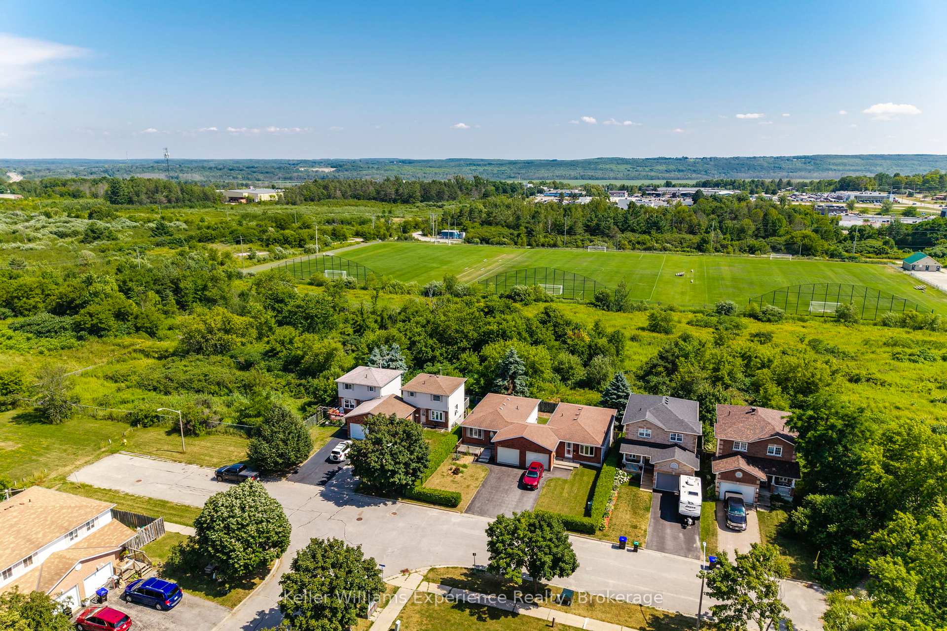 Photo 3 of 369 Park Avenue, Midland — HOMEH