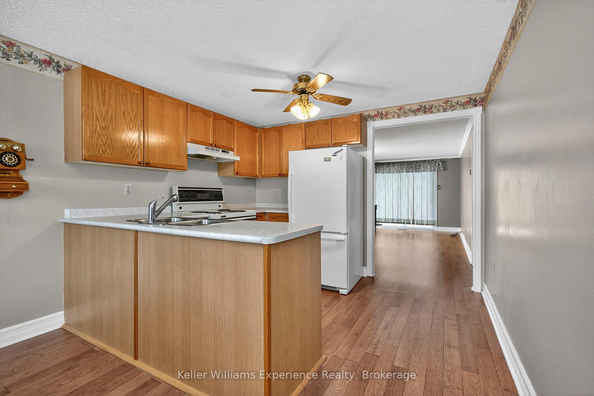 Photo 9 of 369 Park Avenue, Midland — HOMEH
