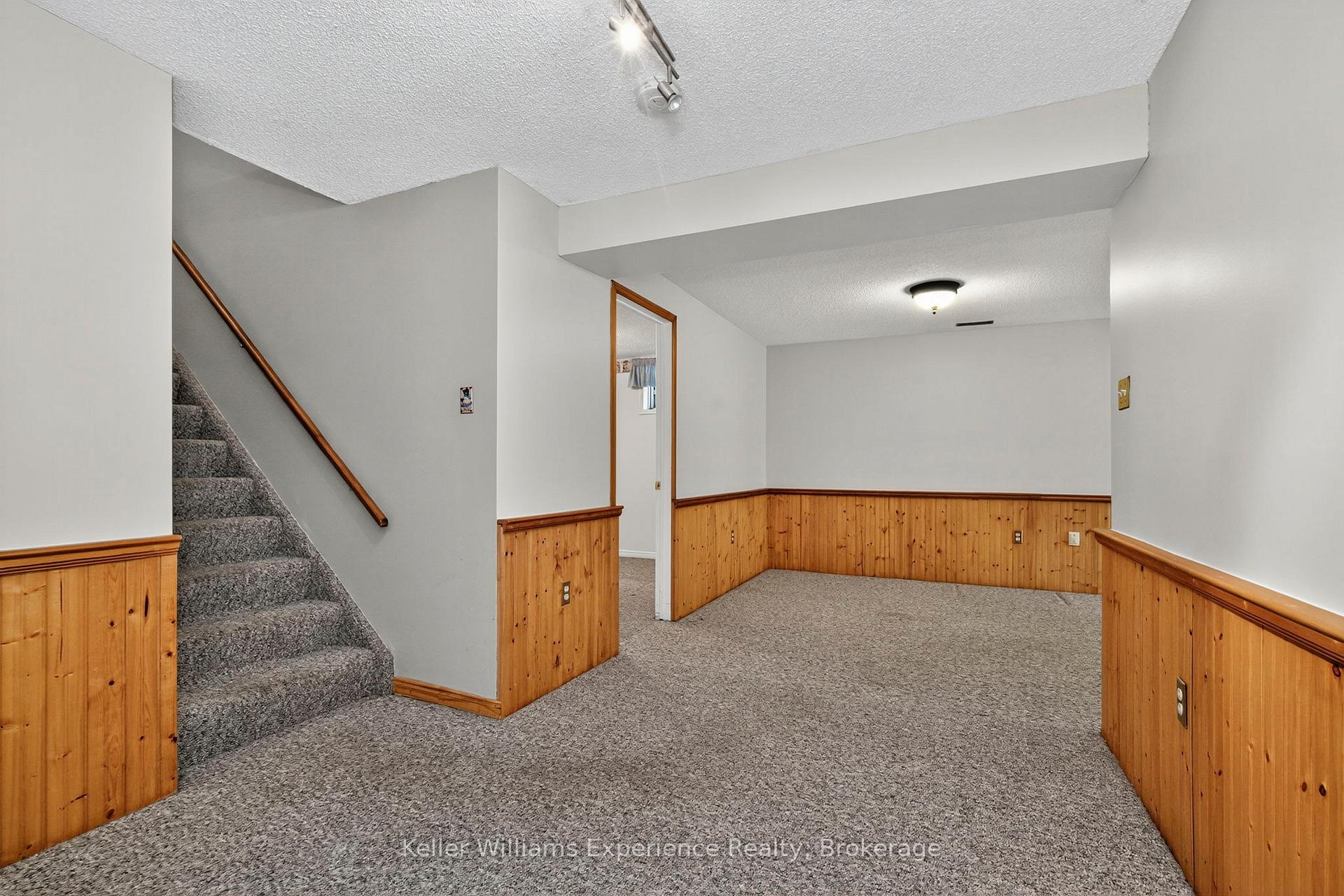 Photo 19 of 369 Park Avenue, Midland — HOMEH