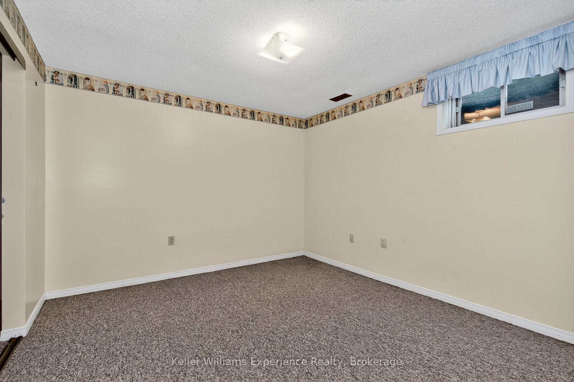 Photo 22 of 369 Park Avenue, Midland — HOMEH