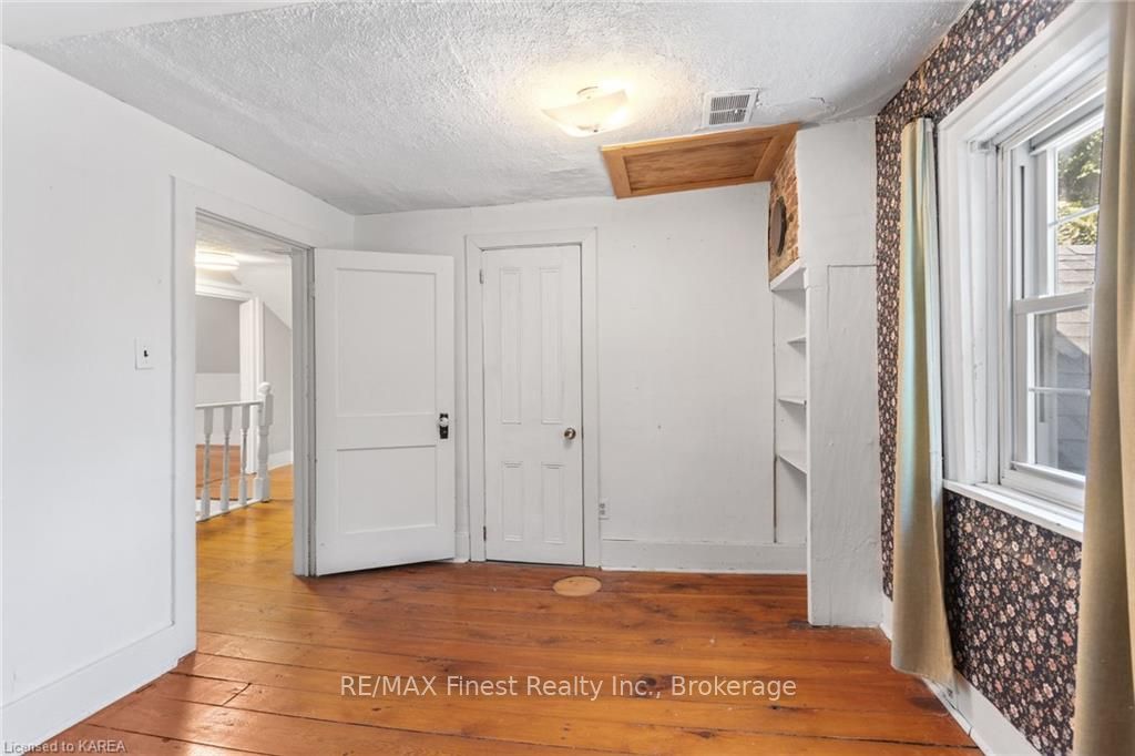 Photo 26 of 4639 Bath Road, Loyalist, Amherstview — HOMEH