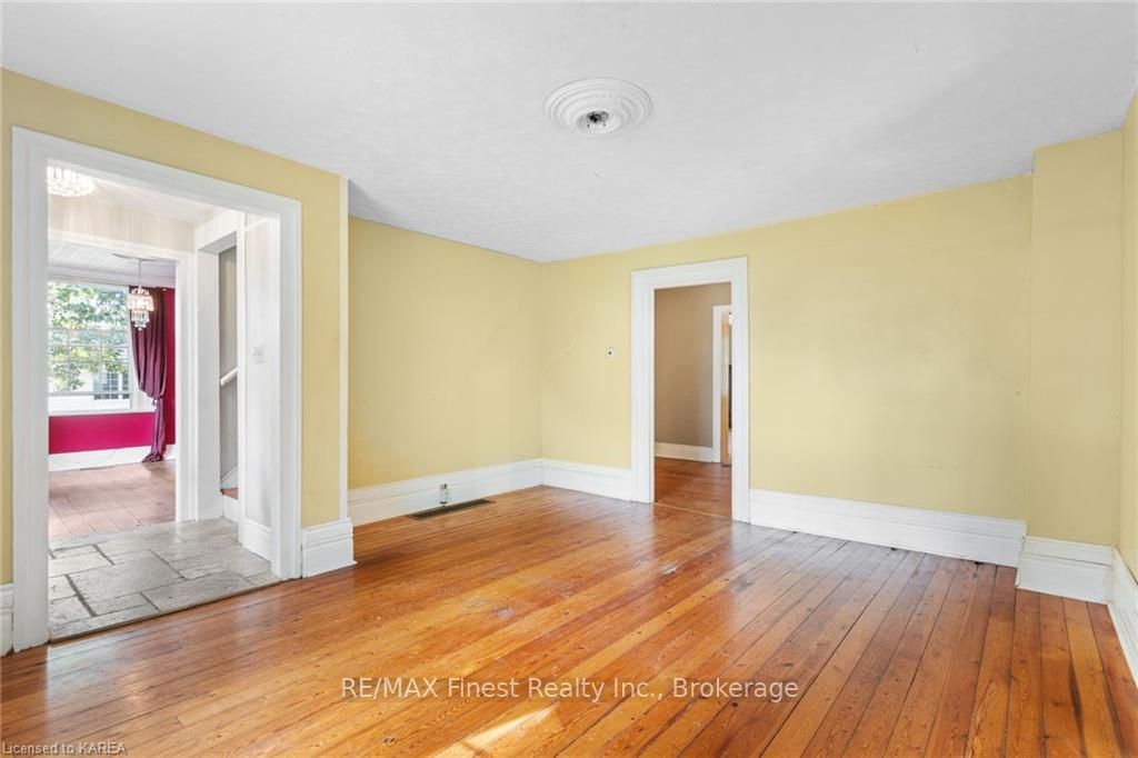 Photo 7 of 4639 Bath Road, Loyalist, Amherstview — HOMEH