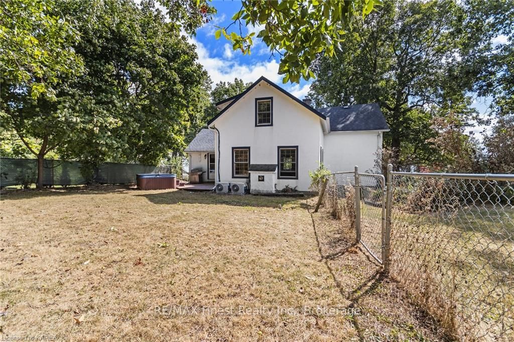 Photo 35 of 4639 Bath Road, Loyalist, Amherstview — HOMEH