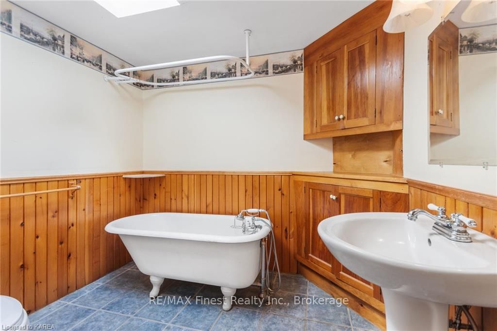 Photo 21 of 4639 Bath Road, Loyalist, Amherstview — HOMEH