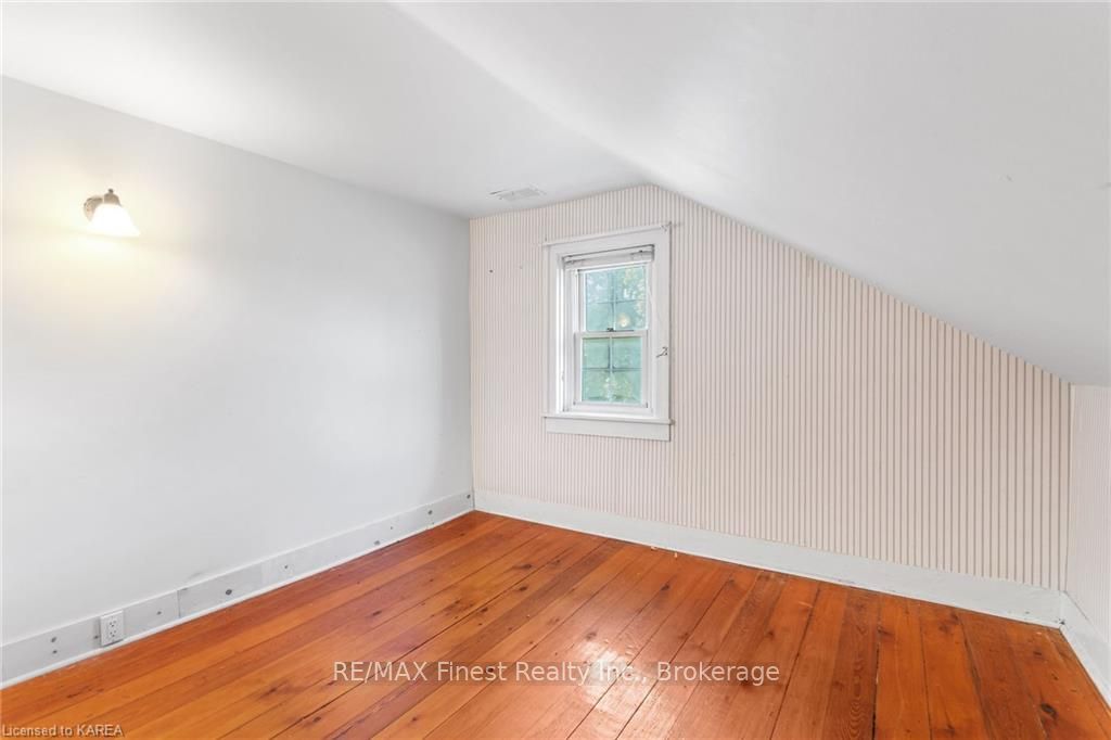 Photo 23 of 4639 Bath Road, Loyalist, Amherstview — HOMEH