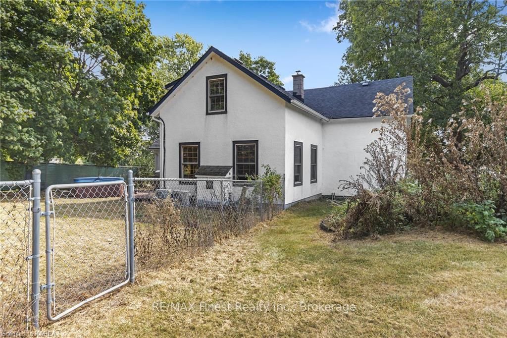 Photo 34 of 4639 Bath Road, Loyalist, Amherstview — HOMEH
