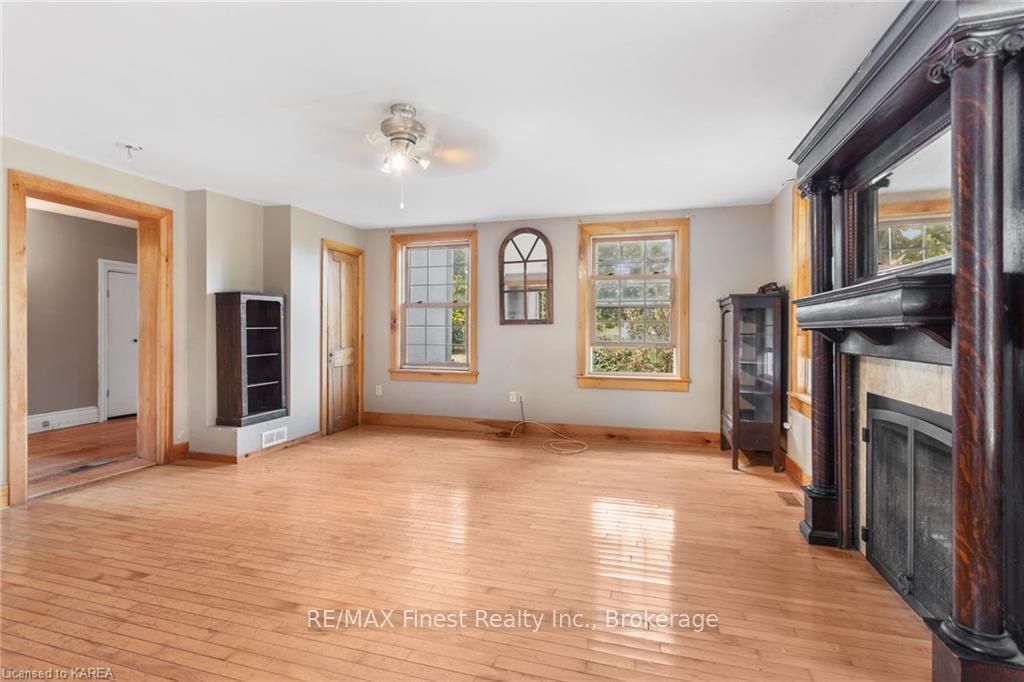 Photo 15 of 4639 Bath Road, Loyalist, Amherstview — HOMEH