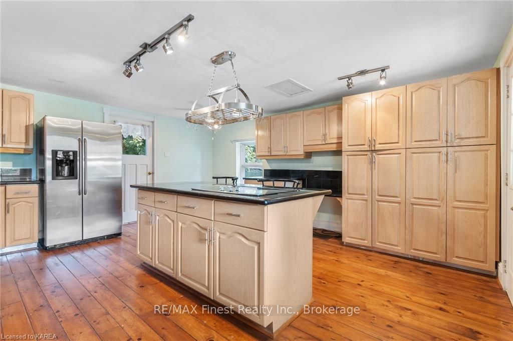 Photo 9 of 4639 Bath Road, Loyalist, Amherstview — HOMEH