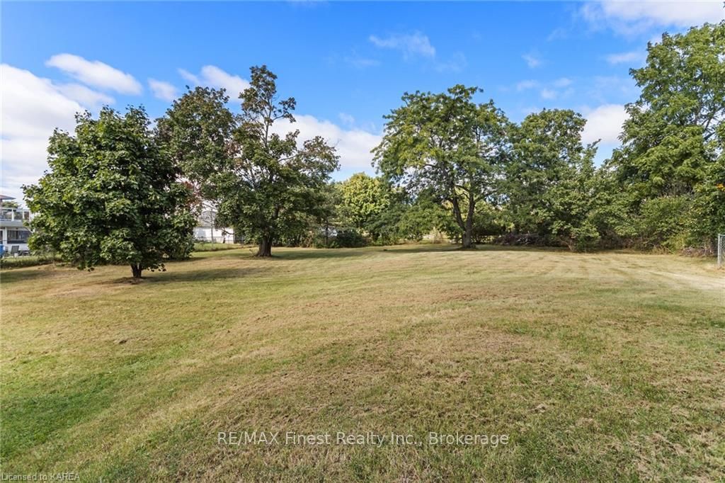 Photo 32 of 4639 Bath Road, Loyalist, Amherstview — HOMEH