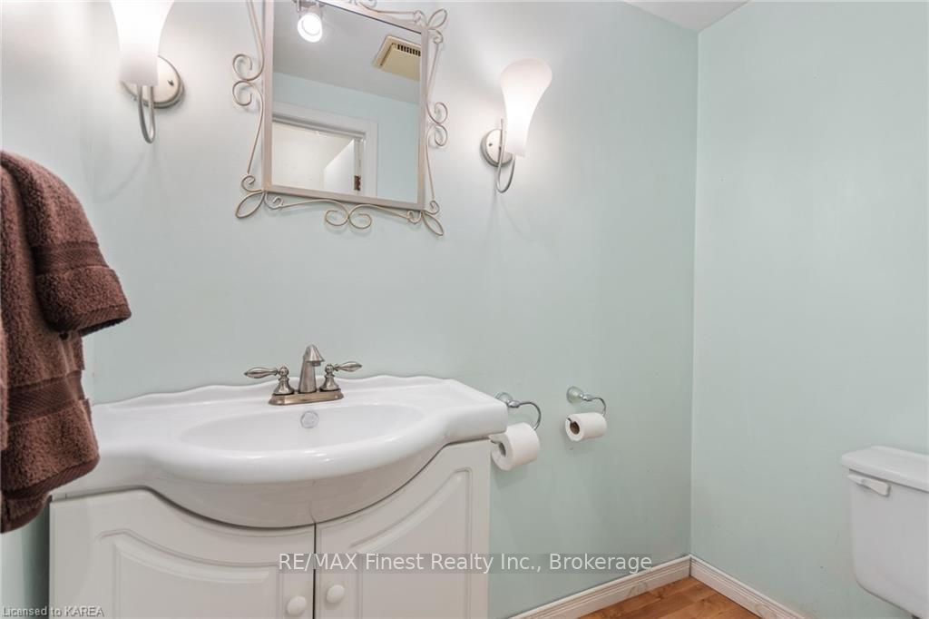 Photo 17 of 4639 Bath Road, Loyalist, Amherstview — HOMEH
