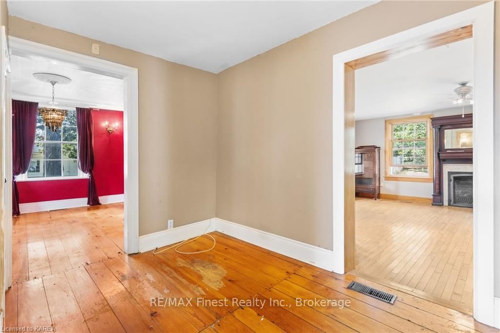 Photo 13 of 4639 Bath Road, Loyalist, Amherstview — HOMEH