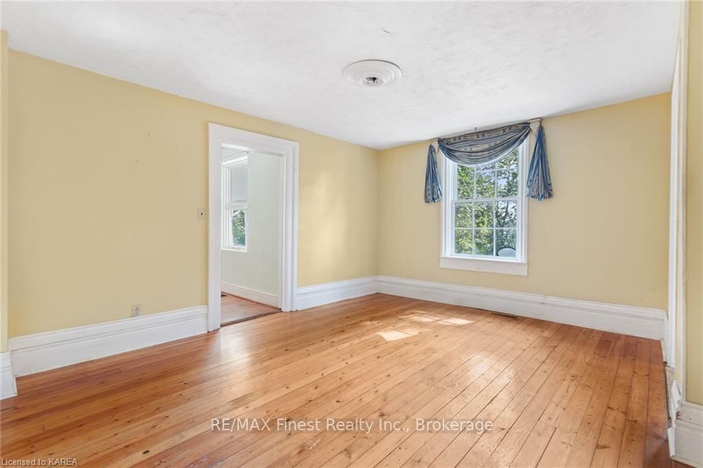 Photo 8 of 4639 Bath Road, Loyalist, Amherstview — HOMEH