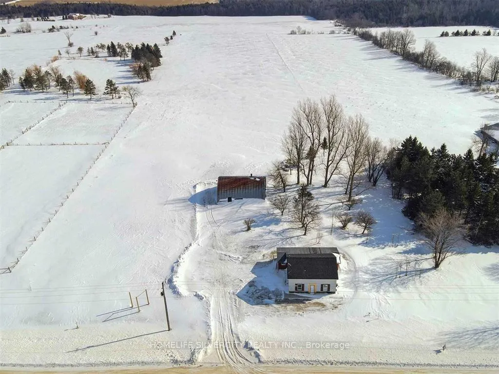 Photo 2 of 634555 Highway 10 Road, Mono, Rural Mono — HOMEH