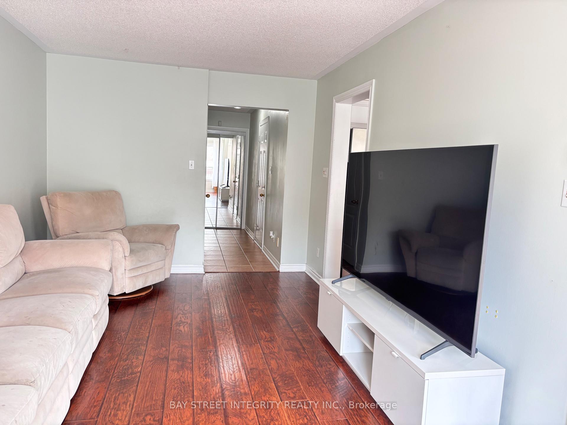 Photo 3 of 59 Elmrill Road, Markham, Berczy — HOMEH