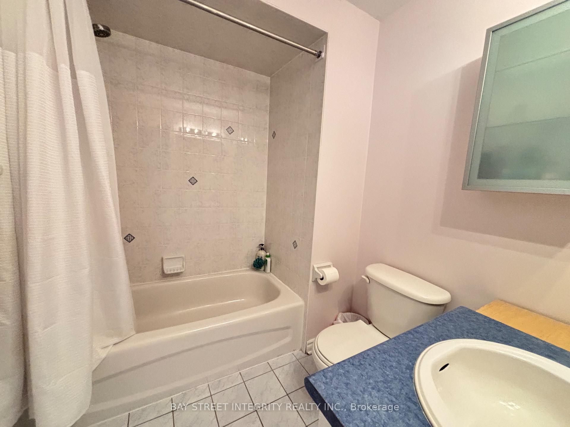 Photo 16 of 59 Elmrill Road, Markham, Berczy — HOMEH