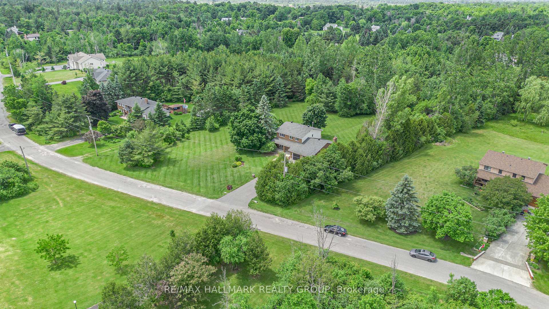 Photo 3 of 34 Grierson Lane, Ottawa, Kanata - Kanata (North West) — HOMEH