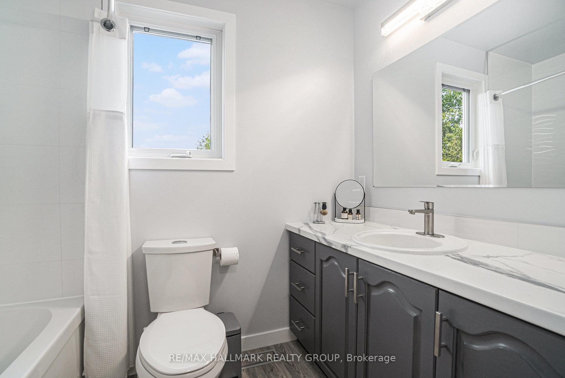 Photo 24 of 34 Grierson Lane, Ottawa, Kanata - Kanata (North West) — HOMEH
