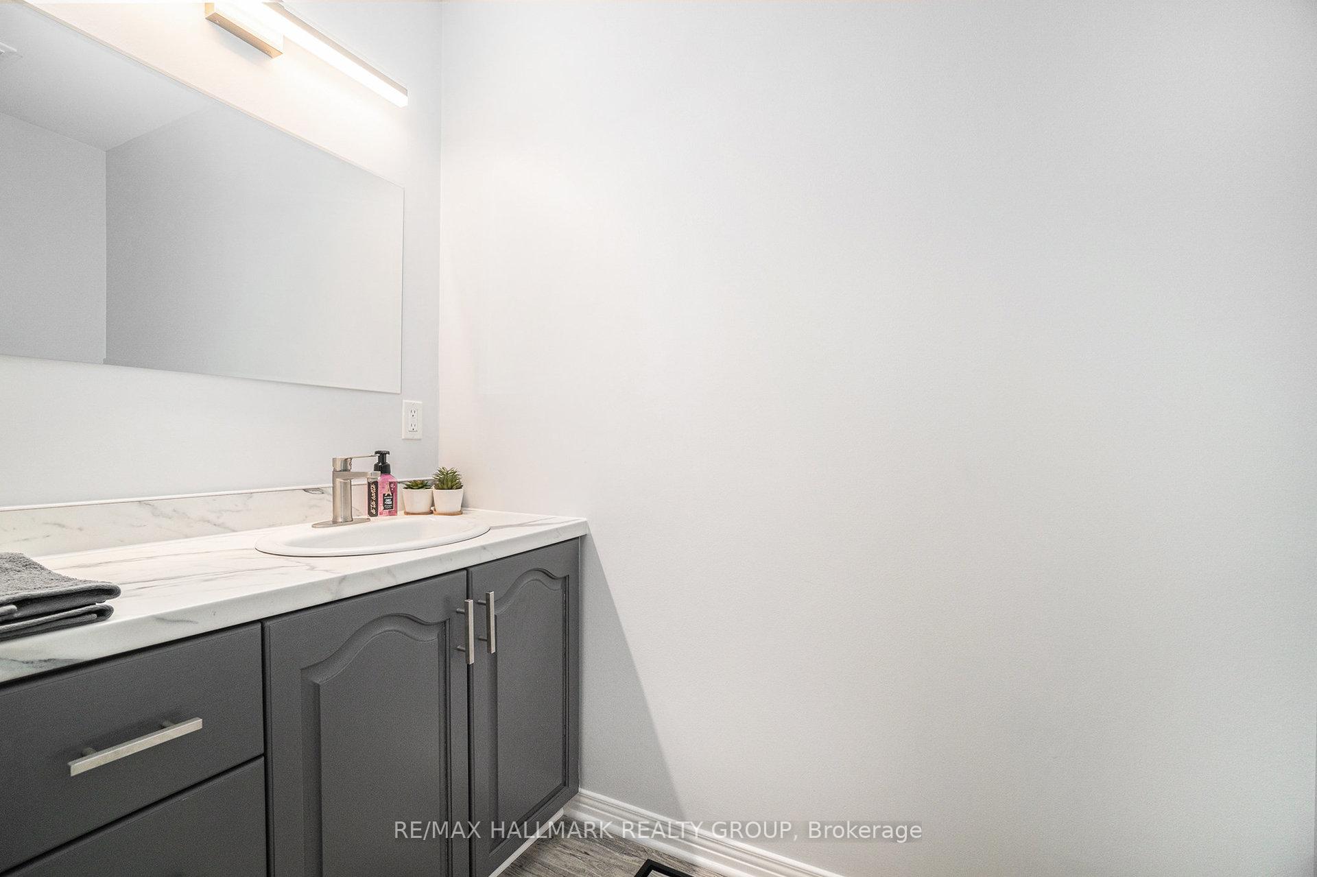 Photo 25 of 34 Grierson Lane, Ottawa, Kanata - Kanata (North West) — HOMEH