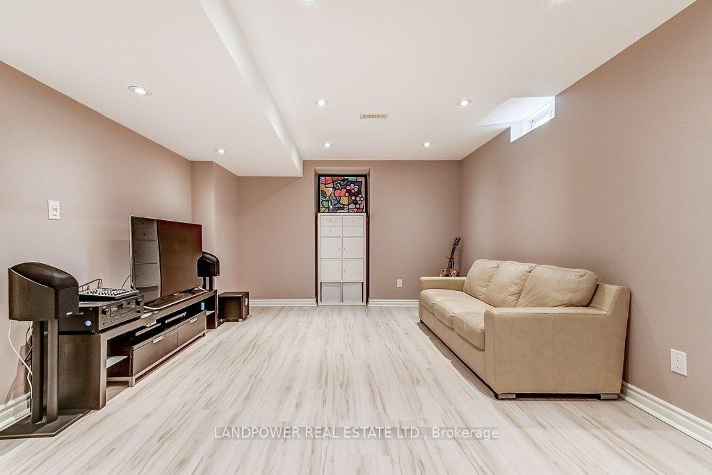 Photo 24 of 35 Limestone Street, Markham, Cornell — HOMEH