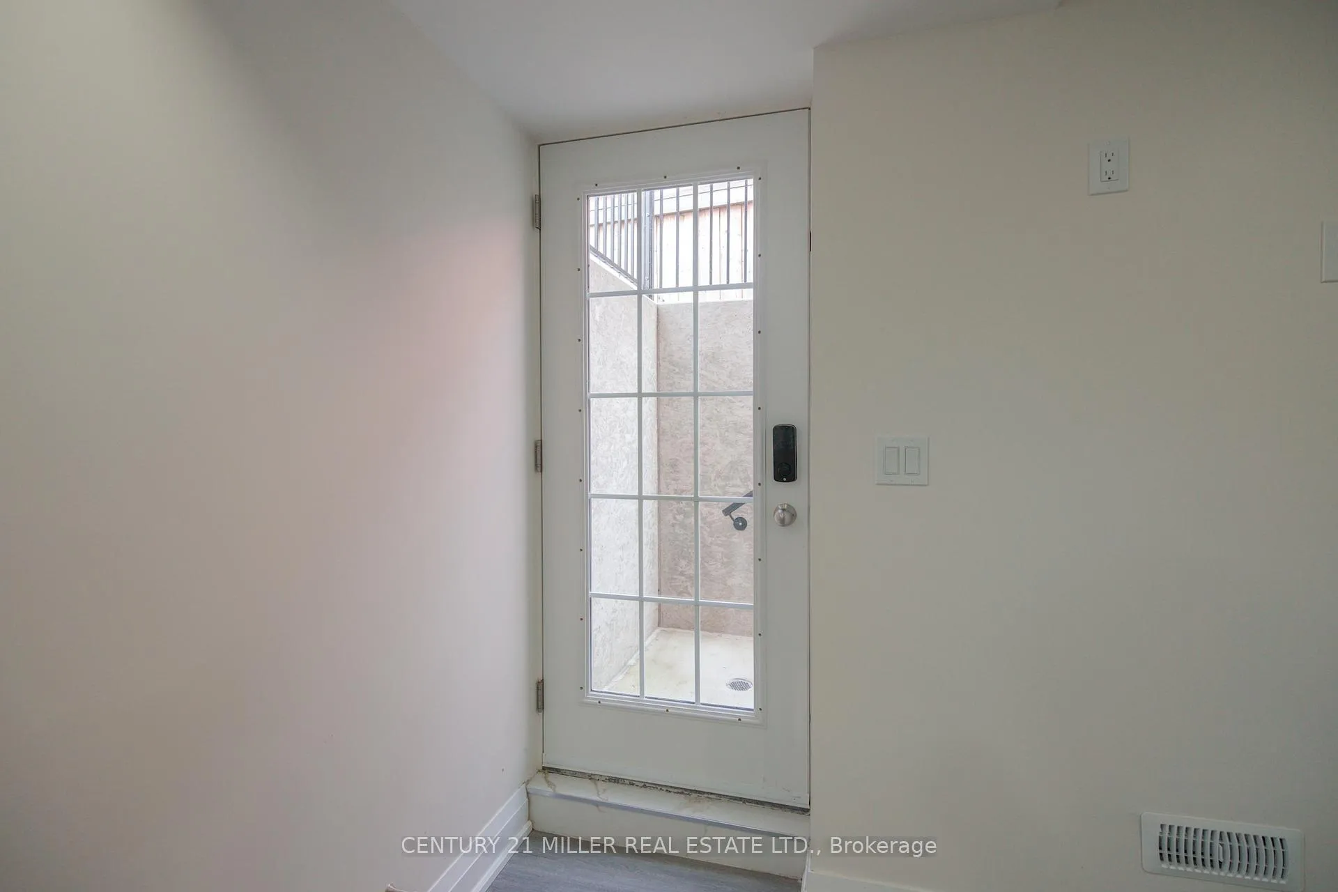 Photo 5 of Unit BSMT, 95 Goodwin Crescent, Milton, Ford — HOMEH