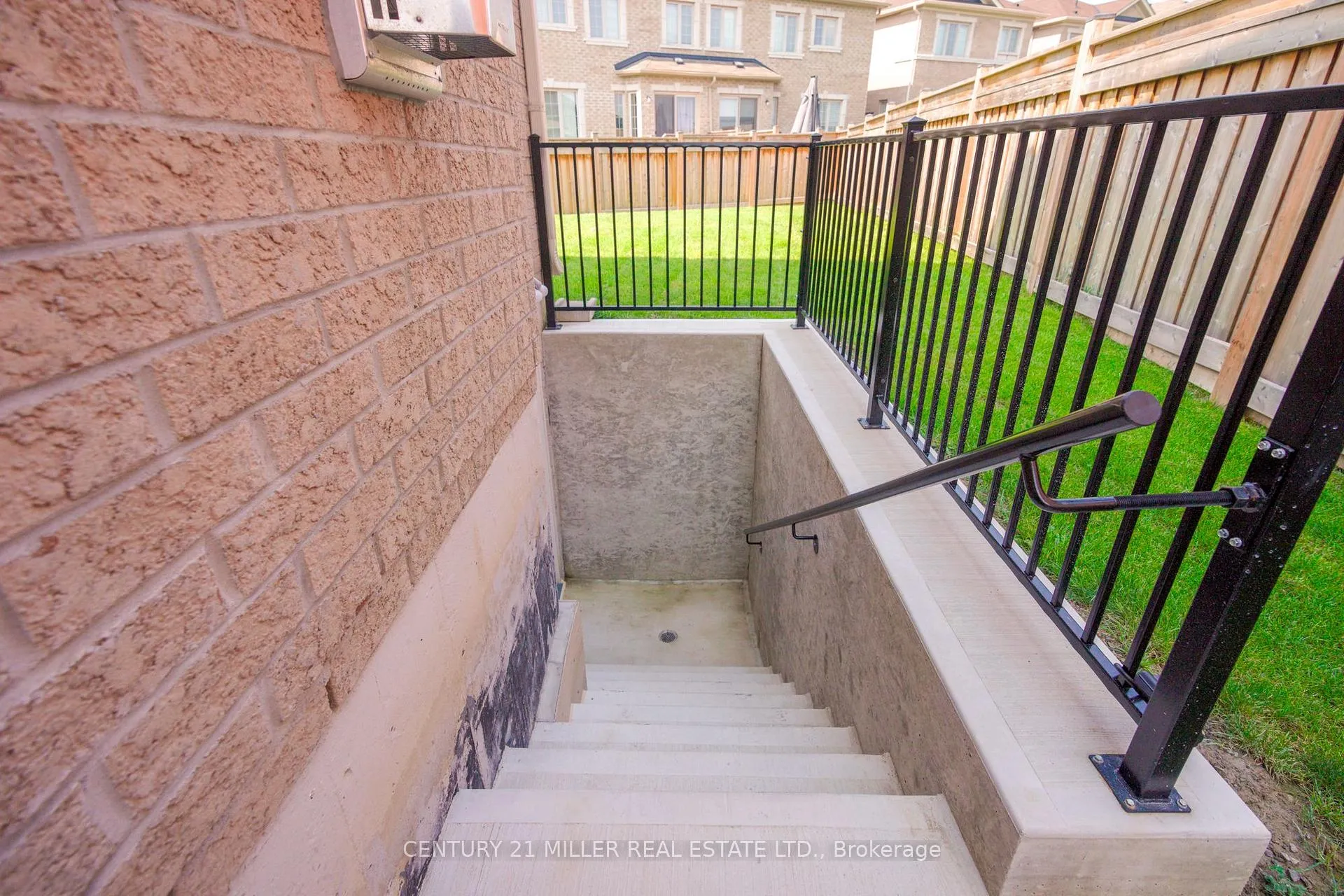 Photo 6 of Unit BSMT, 95 Goodwin Crescent, Milton, Ford — HOMEH