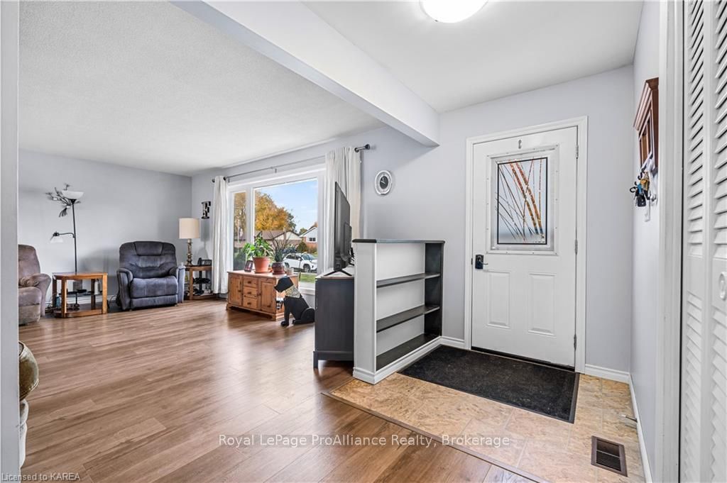 Photo 4 of 67 Briscoe Street, Loyalist, Amherstview — HOMEH