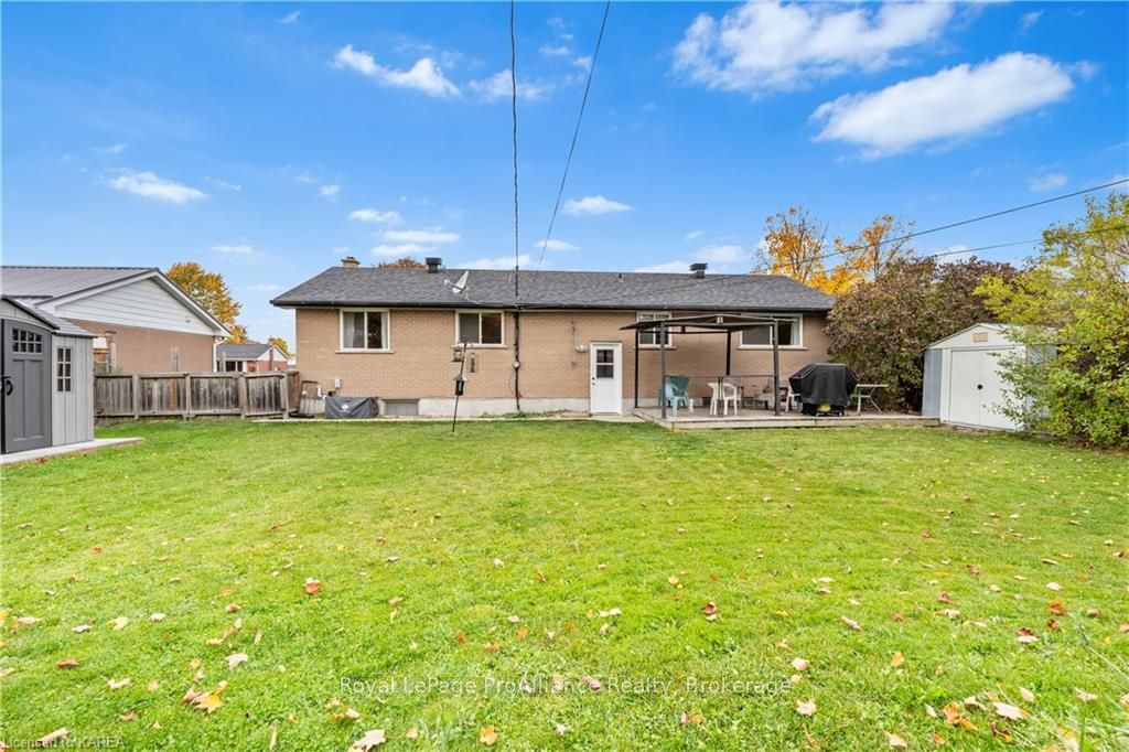 Photo 34 of 67 Briscoe Street, Loyalist, Amherstview — HOMEH
