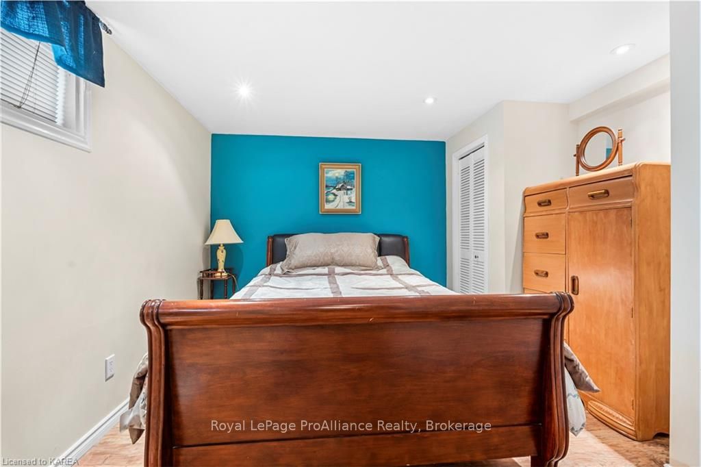 Photo 23 of 67 Briscoe Street, Loyalist, Amherstview — HOMEH