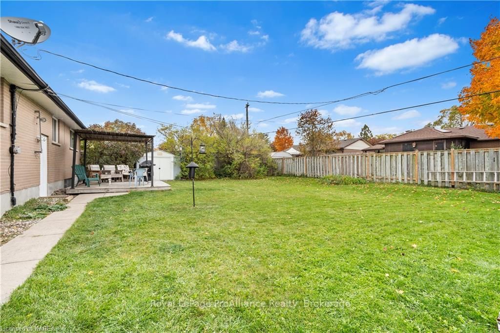 Photo 32 of 67 Briscoe Street, Loyalist, Amherstview — HOMEH