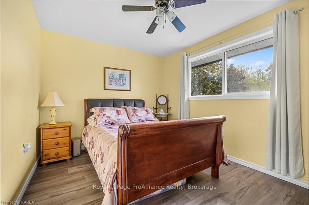 Photo 15 of 67 Briscoe Street, Loyalist, Amherstview — HOMEH