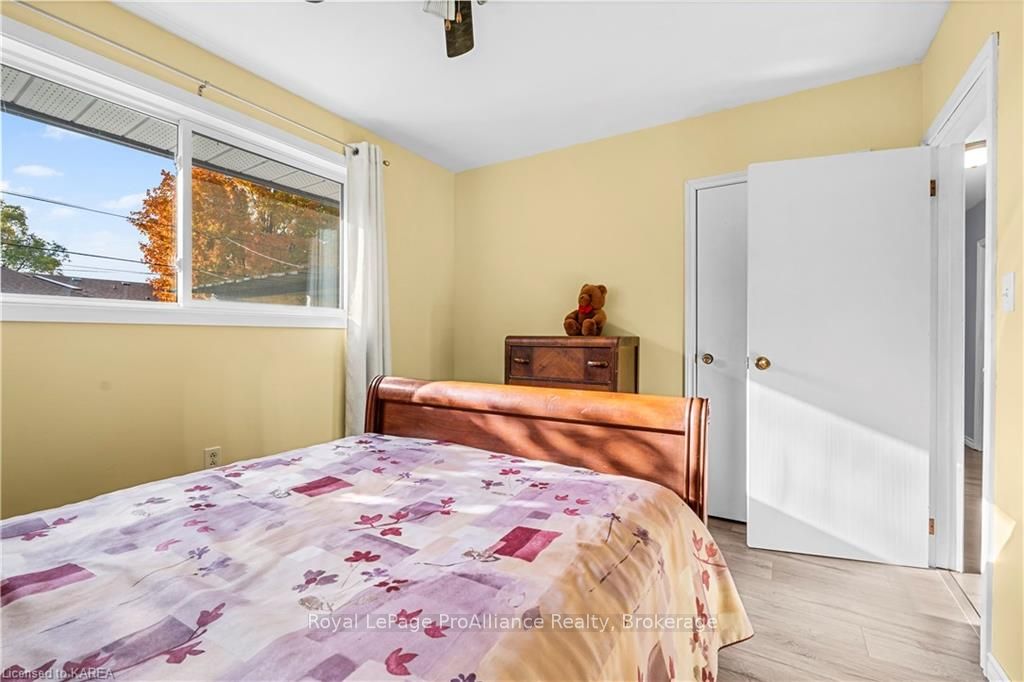 Photo 16 of 67 Briscoe Street, Loyalist, Amherstview — HOMEH