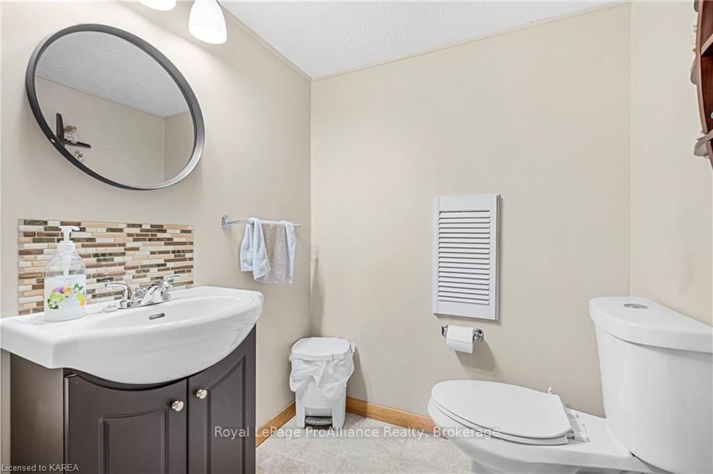 Photo 29 of 67 Briscoe Street, Loyalist, Amherstview — HOMEH