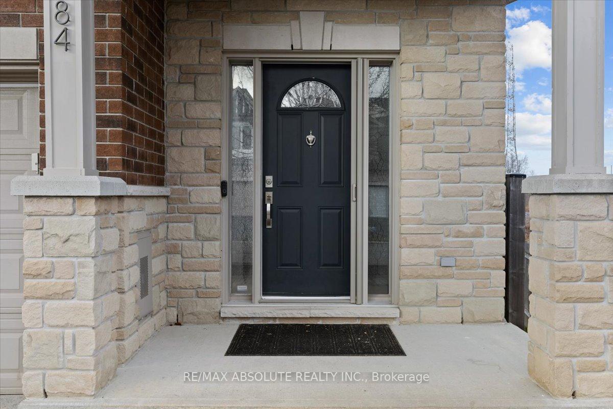 Photo 3 of 1084 Northgraves Crescent, Ottawa, Kanata - Emerald Meadows/Trailwest — HOMEH