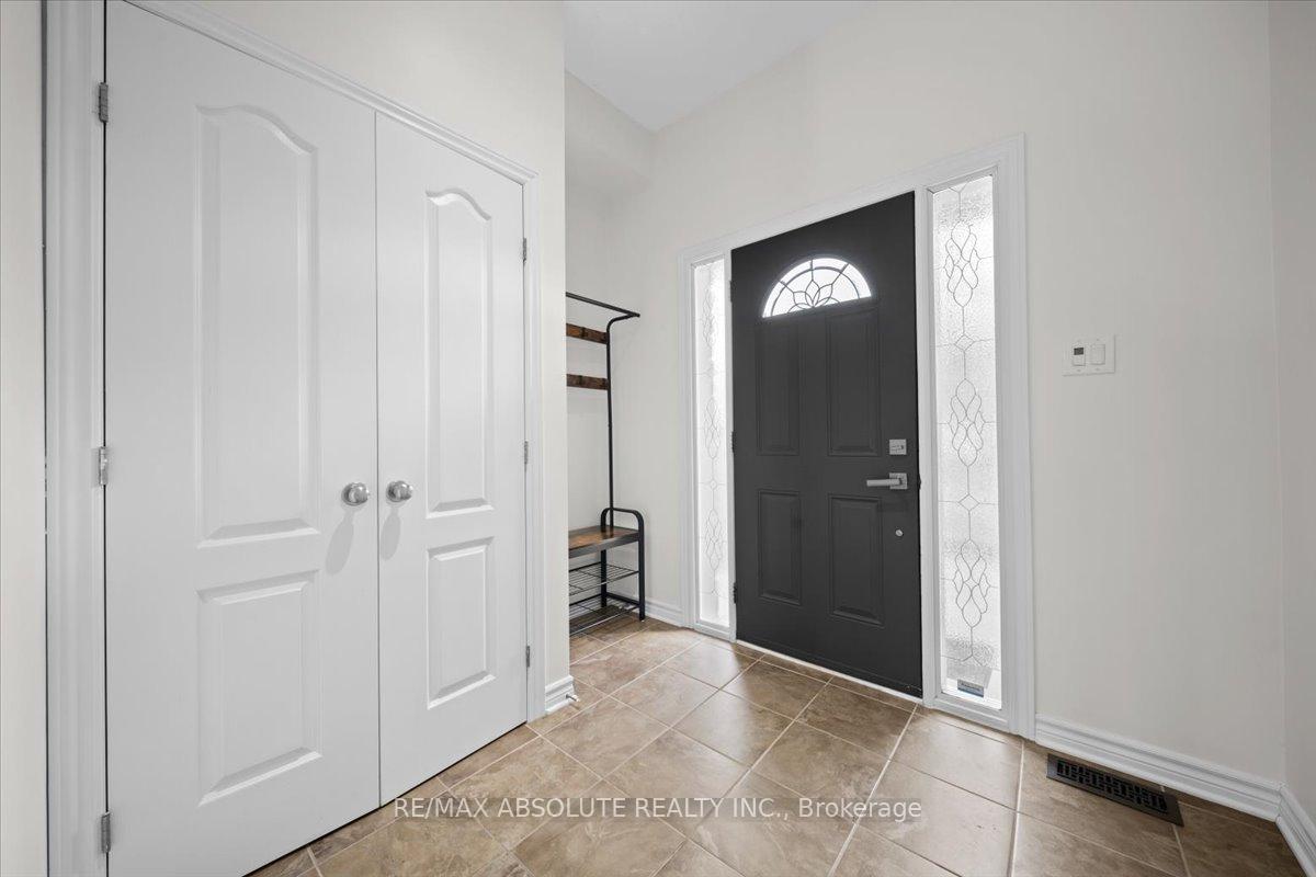Photo 4 of 1084 Northgraves Crescent, Ottawa, Kanata - Emerald Meadows/Trailwest — HOMEH