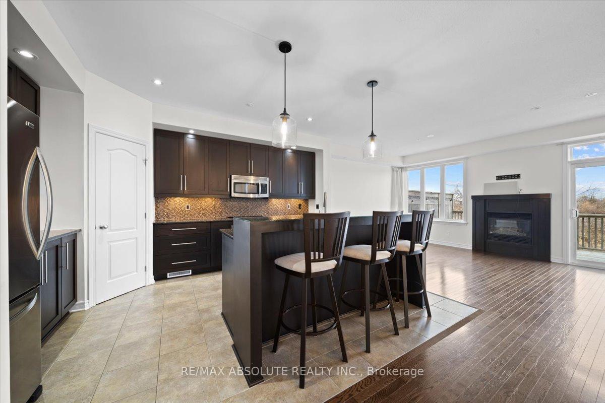 Photo 6 of 1084 Northgraves Crescent, Ottawa, Kanata - Emerald Meadows/Trailwest — HOMEH