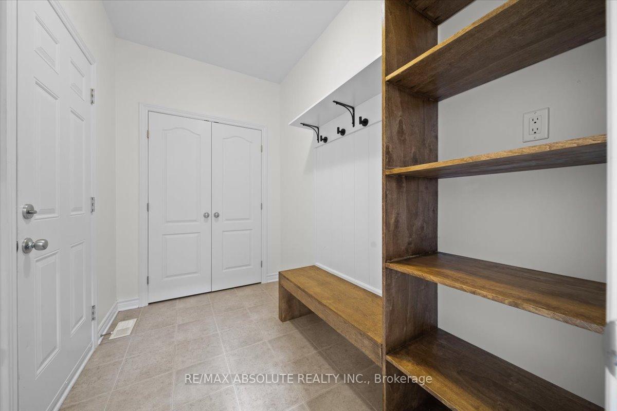 Photo 8 of 1084 Northgraves Crescent, Ottawa, Kanata - Emerald Meadows/Trailwest — HOMEH